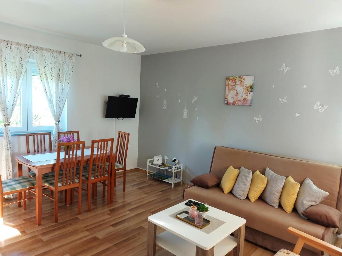 Apartment Rosie Smoljanac Luaran gambar