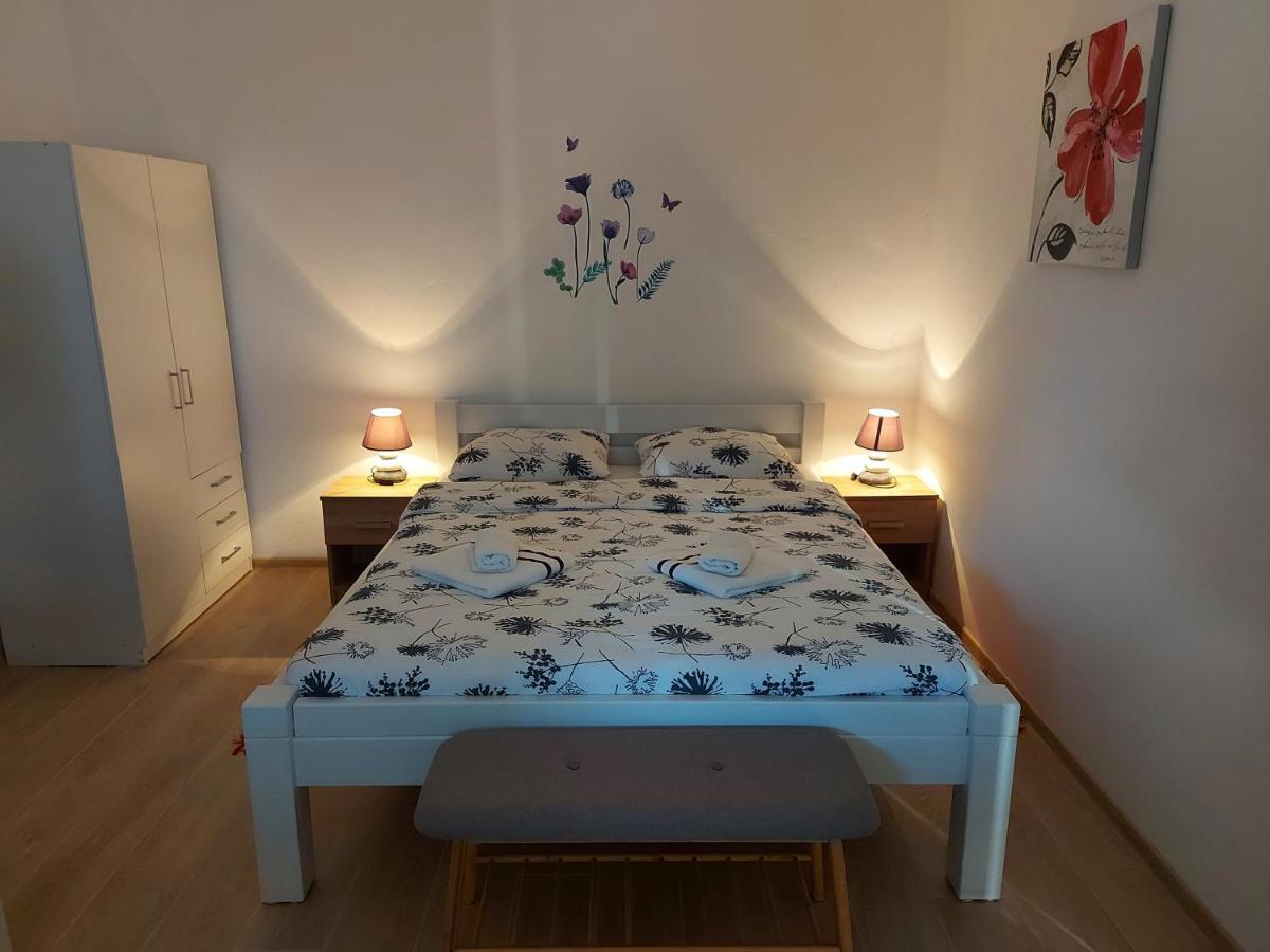 Apartment Rosie Smoljanac Luaran gambar
